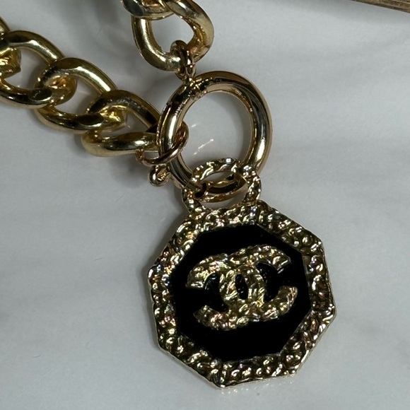 CHANEL Gold Nugget Pendant Necklace | Beautiful CC Pendant & Gold Necklace GUC - Picture 4 of 7